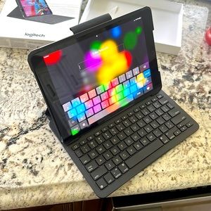 Logitech iPad 7th generation keyboard comes with free stylist pen